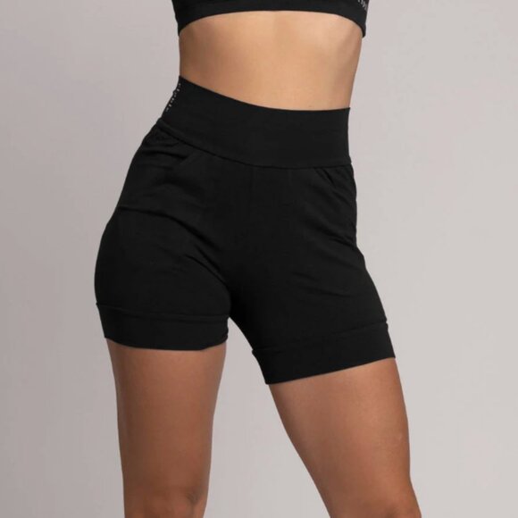 Ripple, Slouchy Yoga Shorts - Picture 2 of 6